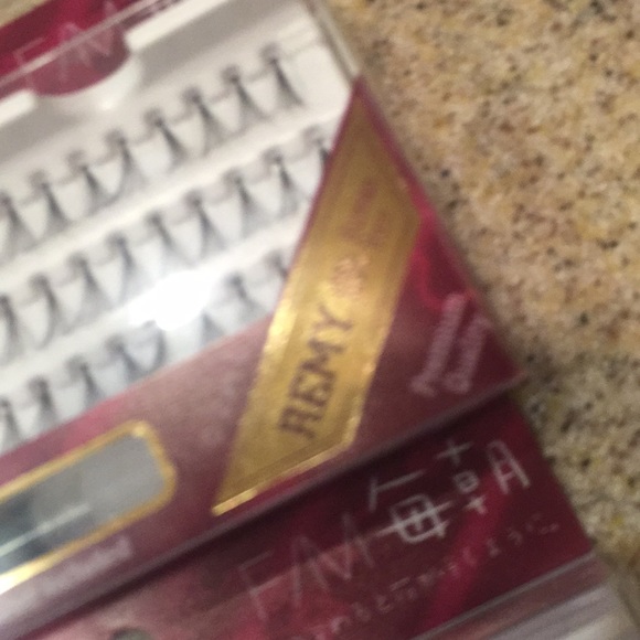 Lashes - Picture 4 of 5